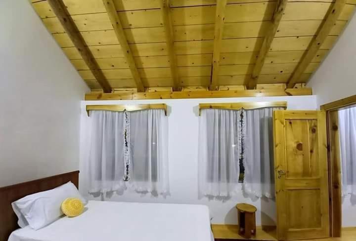 Bujtina Peshtan Guesthouse&Camping Tepelene Exterior photo